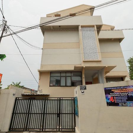 Koolkost Syariah Near Kampus Utama Universitas Budi Luhur Mencil Εξωτερικό φωτογραφία