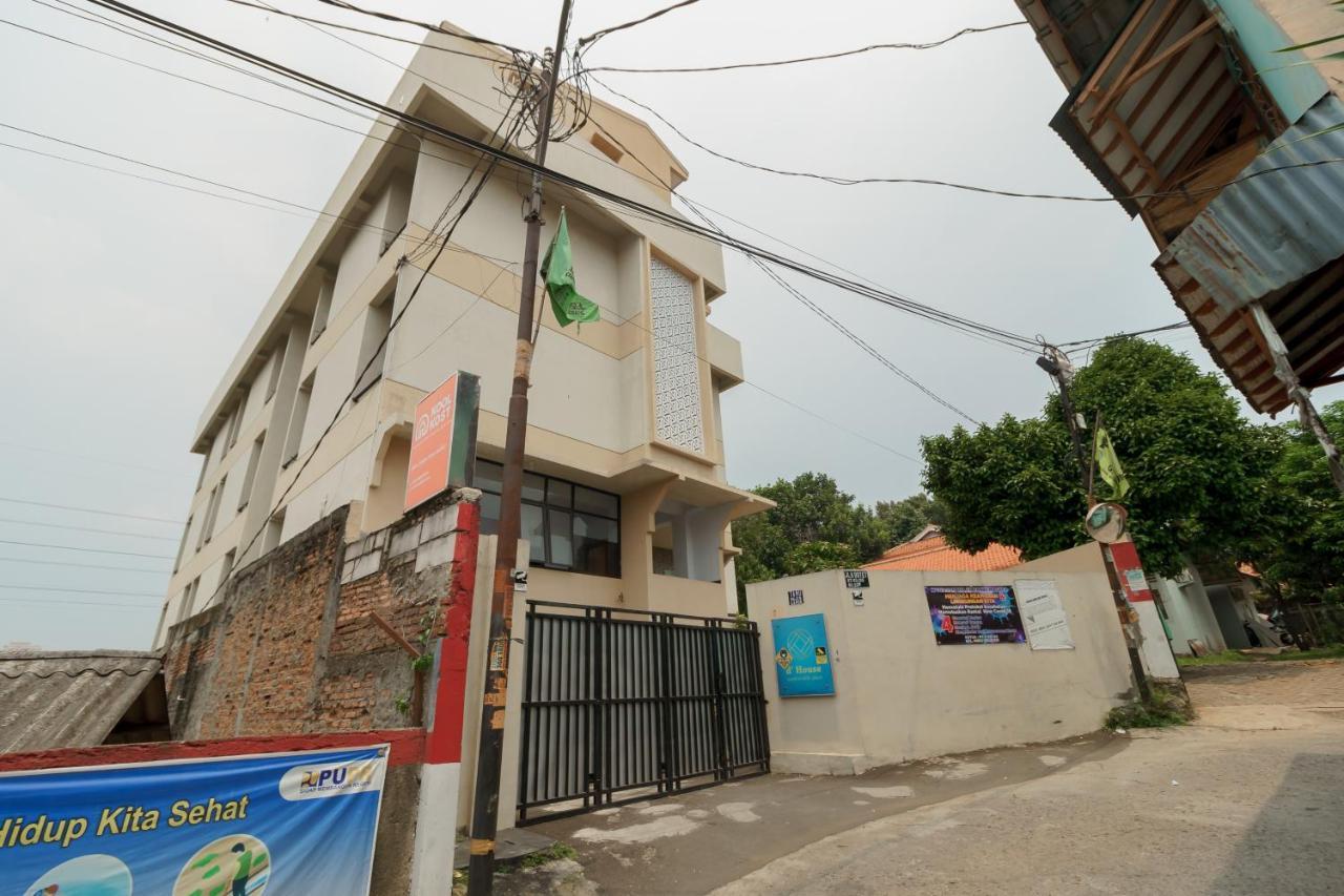 Koolkost Syariah Near Kampus Utama Universitas Budi Luhur Mencil Εξωτερικό φωτογραφία